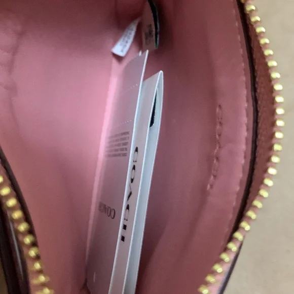 Coach zip card case with chain NWT PRICE FIRM - Picture 6 of 7